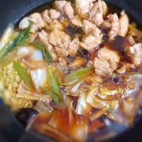 狸の宴シリーズ
昨夜の御料理は和食です。

[鍋物]
かしわ(鶏)のすき焼き(京風)
かしわを頂きつつ、
順次他の材料も足して焚き、頂きました。

無化学調味料/無添加です。